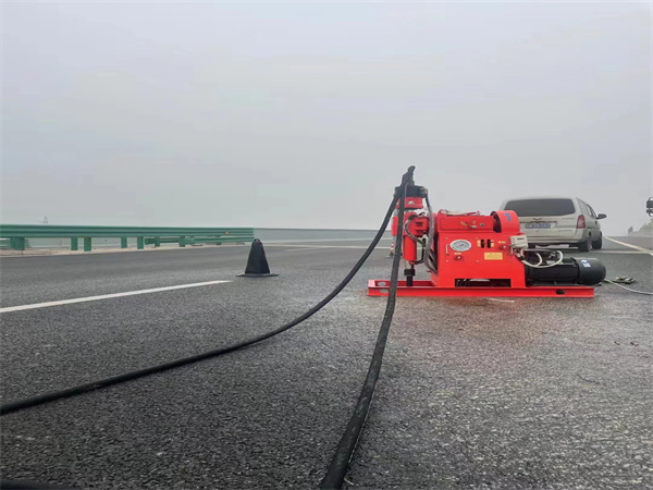 白山马路路基路面开裂下沉注浆加固灌浆